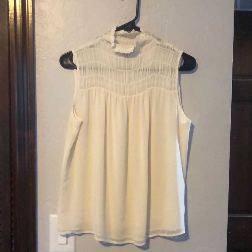 Vince Camuto; Ivory; S